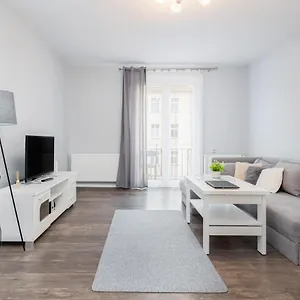  Apartament Dworcowa By Renters